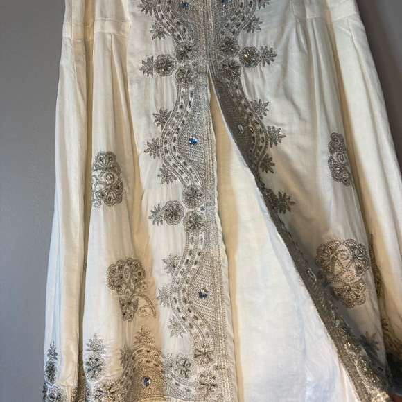 Sweet by Miss Me M
Beaded Cotton Skirt
Ivory Sparkle Sexy Elegant. - Picture 2 of 6